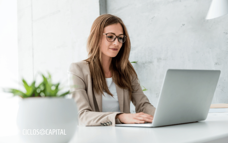 Outubro Rosa: o planejamento financeiro como forma de autocuidado